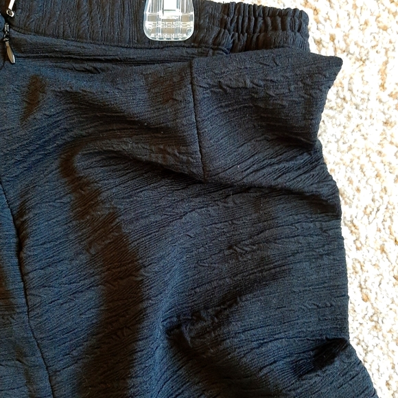 Unique and textured black skirt for women - Size: L - Picture 5 of 12